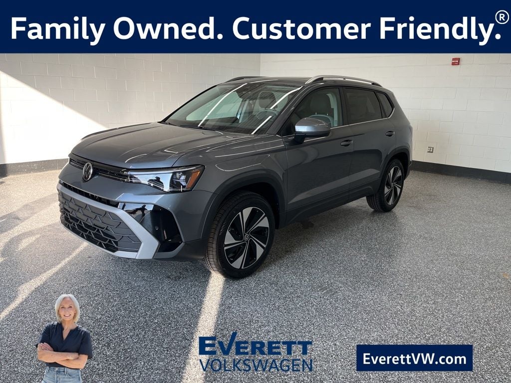 2026 Volkswagen Taos 1.5T SE in Platinum Gray Metallic — front three-quarter view