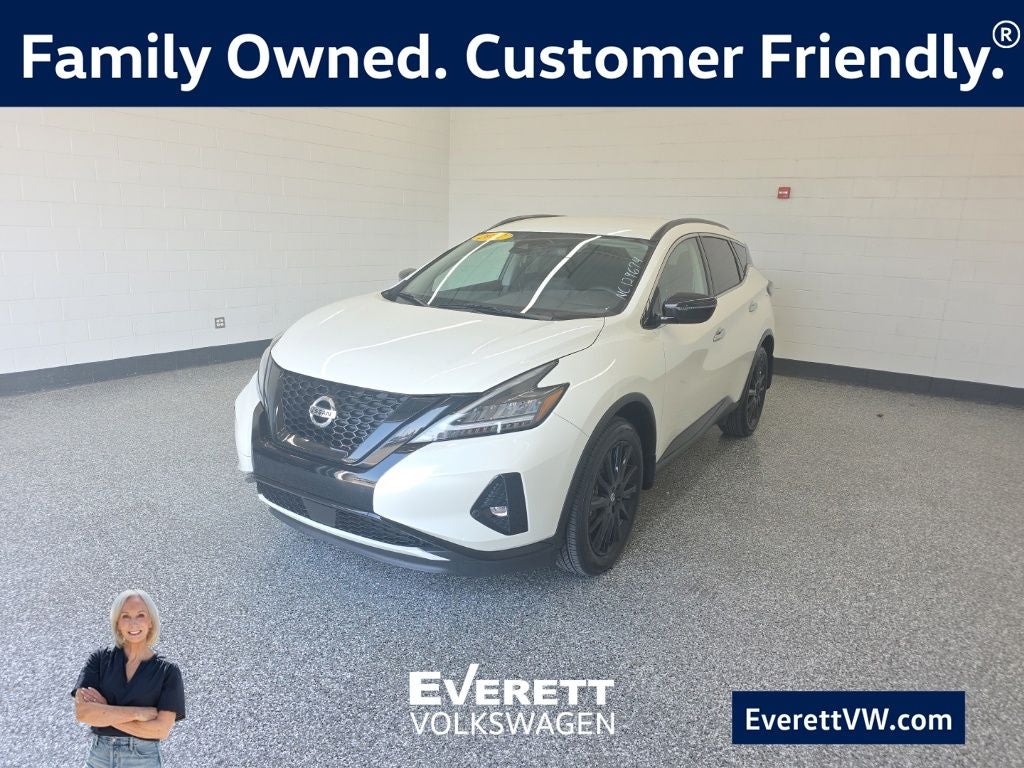 2022 Nissan Murano SV in Pearl White Tricoat — front three-quarter view