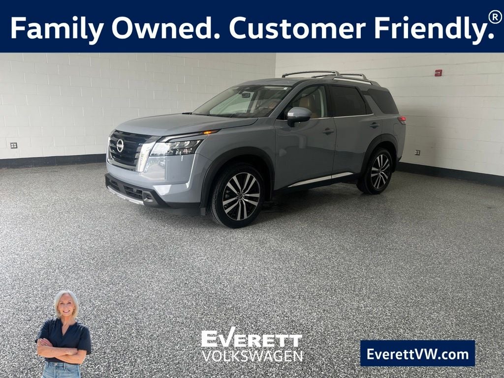 2025 Nissan Pathfinder Platinum in Boulder Gray Pearl — front three-quarter view